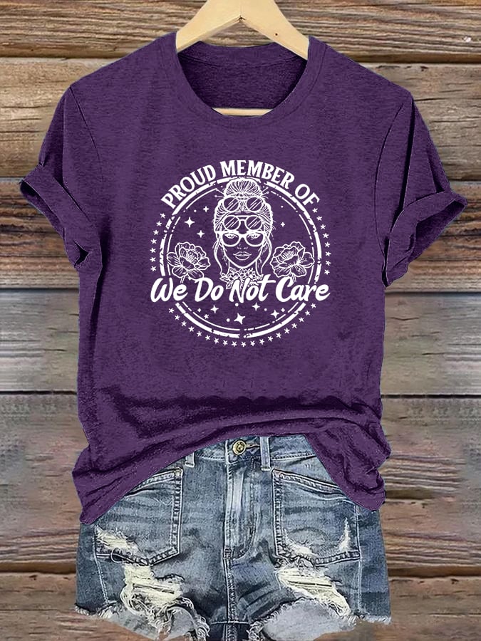 Women's Round-Neck Retro Funny Proud Member Of Club We Do Not Care Menopause Perimenopause Print T-Shirt